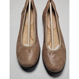Vaneli Sport Donia Taupe E Printed Leather Ballet Wedge Pumps Women's 7Wide NEW‎